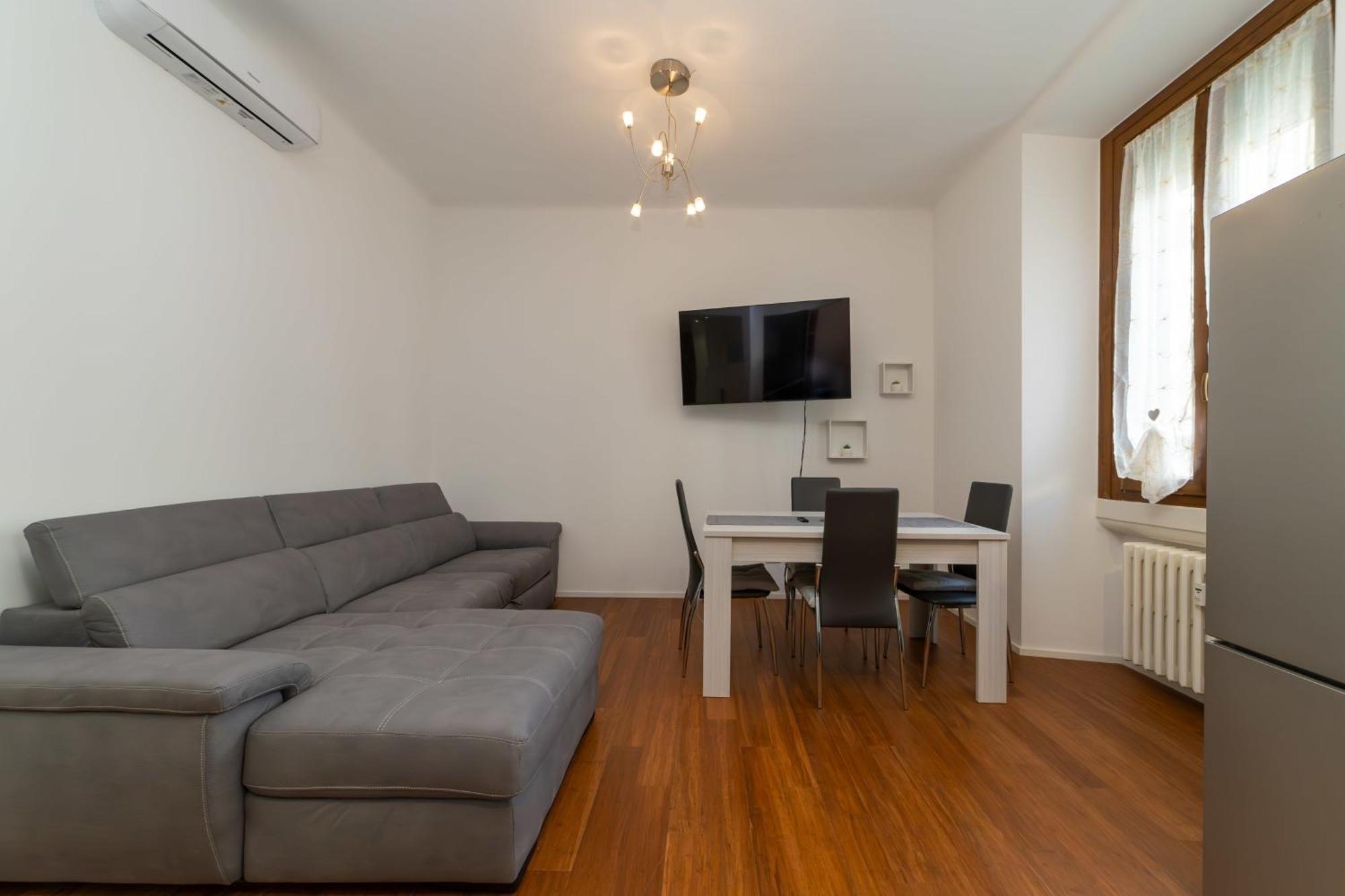 Moderno Bilocale Vicino Aeroporto Linate Self Check-In 24H & Wifi Veloce Apartment - Milan — Photos 3