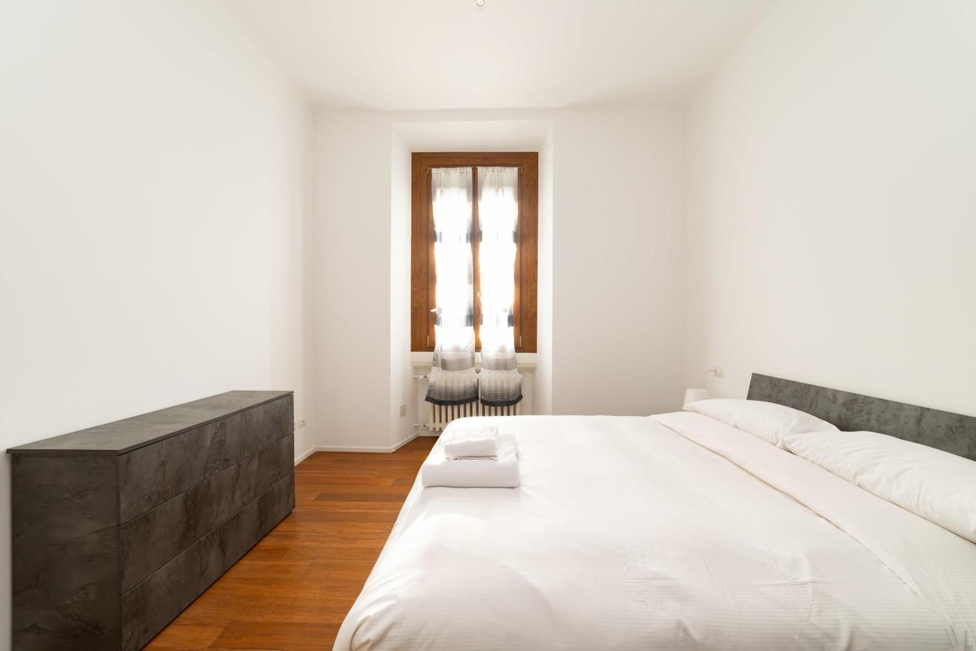 Moderno Bilocale Vicino Aeroporto Linate Self Check-In 24H & Wifi Veloce Apartment - Milan — Photos 1